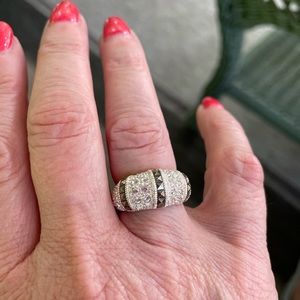 Women’s sterling silver ring